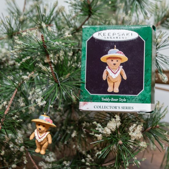 Hallmark Bear Ornament - Picture 1 of 5
